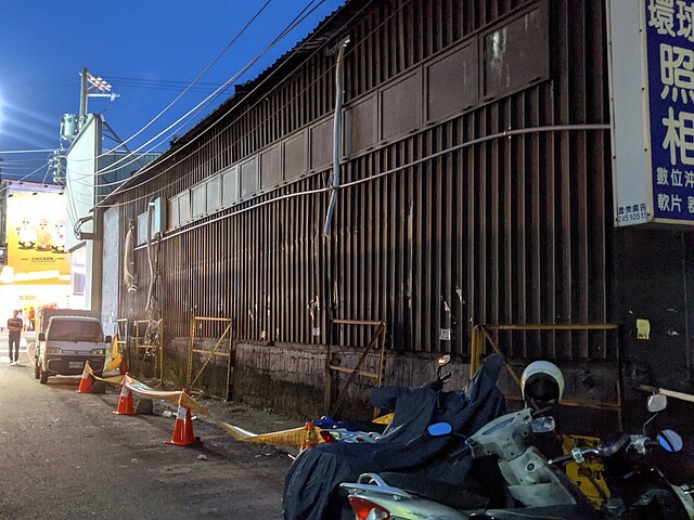 原冷氣管線-壁面上支架殘骸已清除。圖／台中都發局